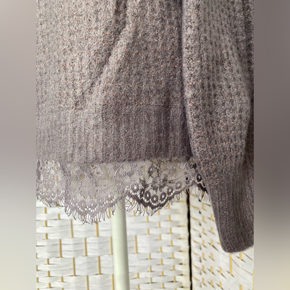 NWT Hem & Thread Waffle Knit Sweater Lace Trim Bottom Beautiful Lilac Color - Picture 15 of 16